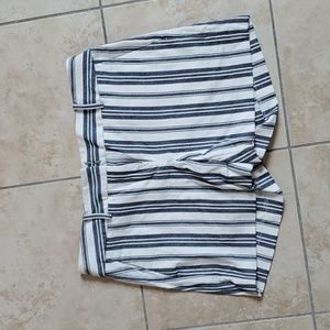 Ann Taylor Navy White Striped Shorts Pockets sz 2